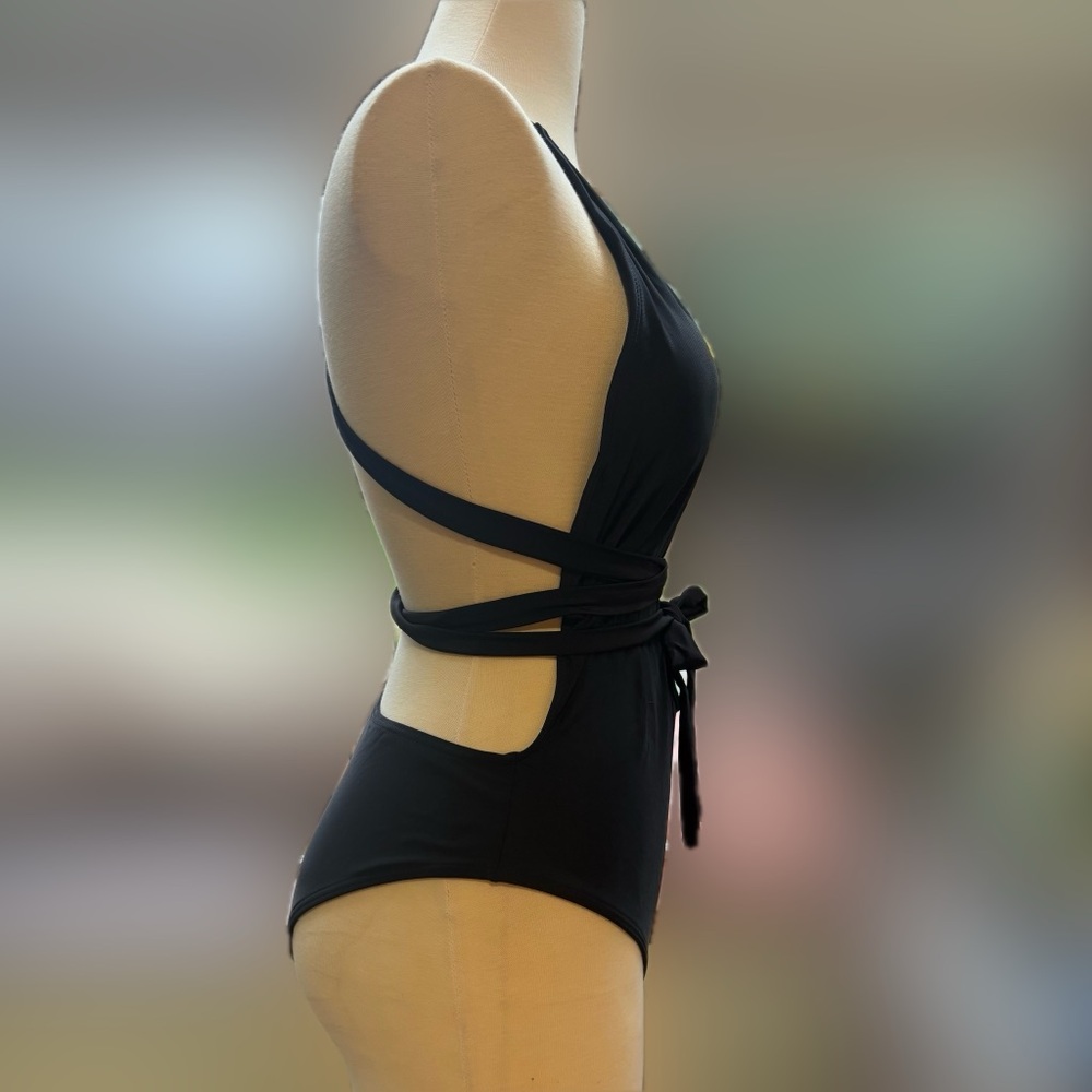 SweatyRocks Black Criss Cross One Pieces Swimsuit - Picture 5 of 11